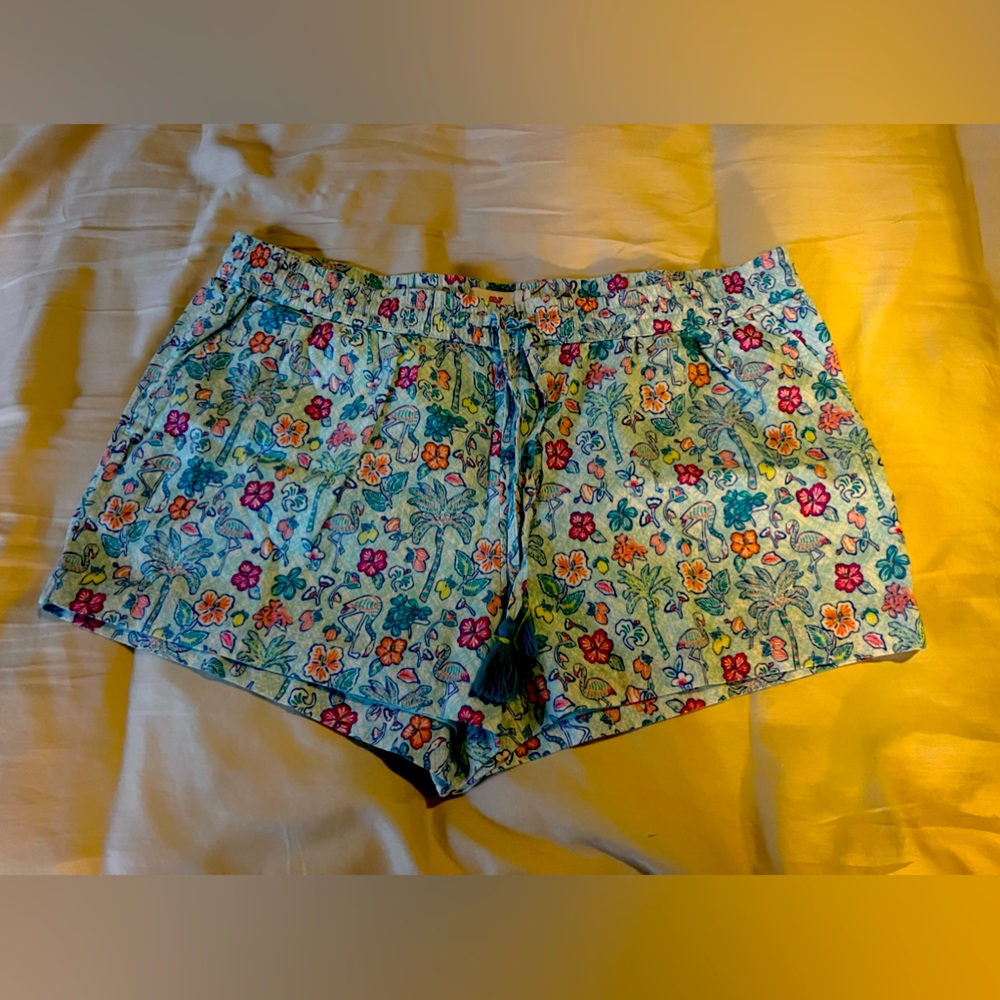 New Vineyard Vine shorts